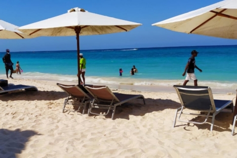 Cartagena: Dagje weg met de strandclub in het populaire BaruDagtrip Baru Beach Club