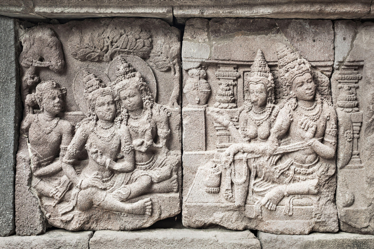 Tour dei templi di Borobudur e Prambanan con laboratorio di batikBorobudur e Prambanan con laboratorio di batik e biglietto per il tempio