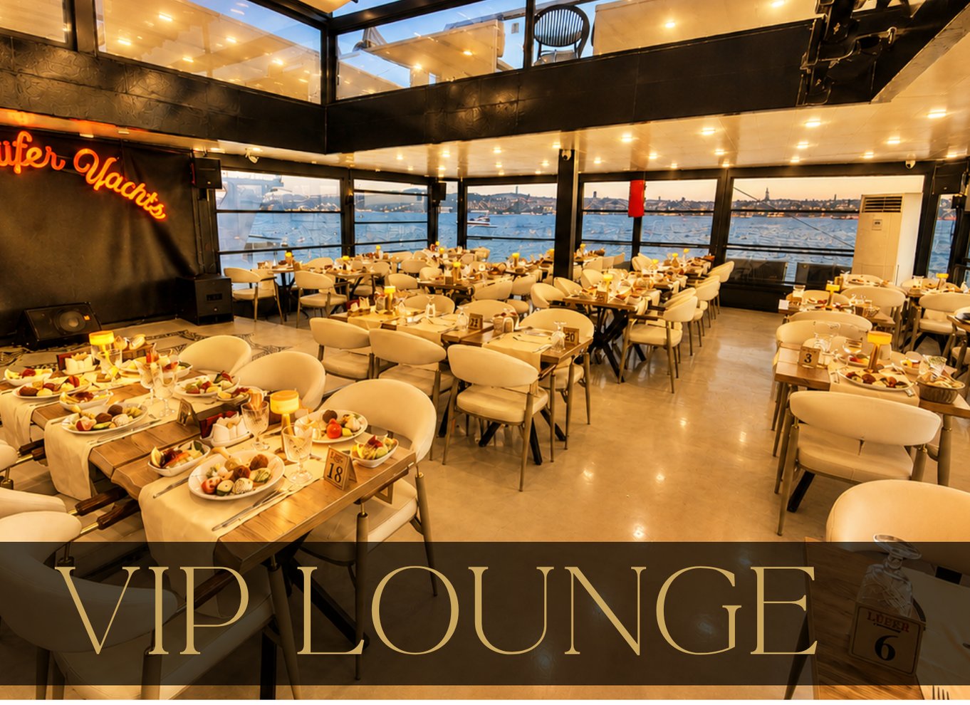 Istanbul: Bosporus-middagscruise og show med privat bord
