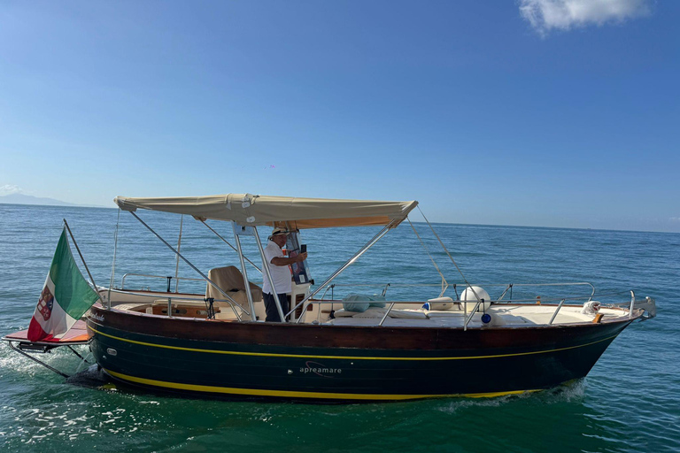 Private boat tour from Positano to Capri