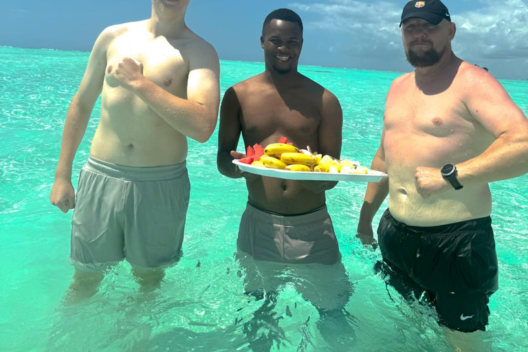 Zanzibar: tour privato dell'isola di MnembaTour privato. Non c'è il servizio di prelievo in hotel e non c'è il pranzo.