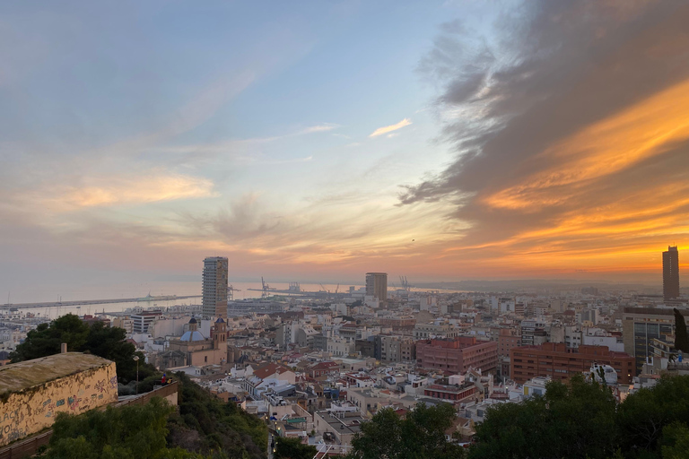 Alicante: Private Easy-walking City Tour & Castle.Shore also