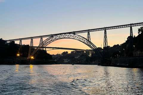 Porto: Private Douro River Yacht w/ Wines & Gourmet Tasting