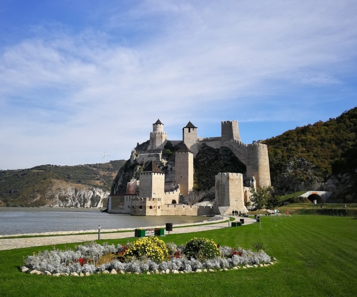 Iron gate tour: Golubac fortress,Lepenski Vir and Djerdap NP