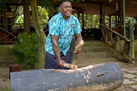 Erlebe die fidschianische Kultur und Küche (Nachttour)Nadi: Abendliche Tour durch ein fidschianisches Dorf mit Kava-Zeremonie