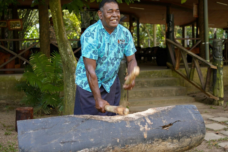 Erlebe die fidschianische Kultur und Küche (Nachttour)Nadi: Abendliche Tour durch ein fidschianisches Dorf mit Kava-Zeremonie