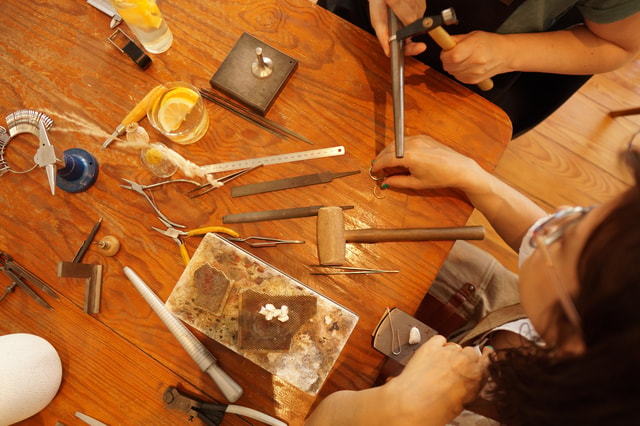 Lisbon: Couples’ Silver Jewelry Workshop with Local Artisans