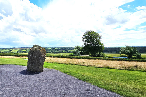 مقبرة نيوجرانج ممر نيوجرانج والمواقع الأيرلندية القديمة.