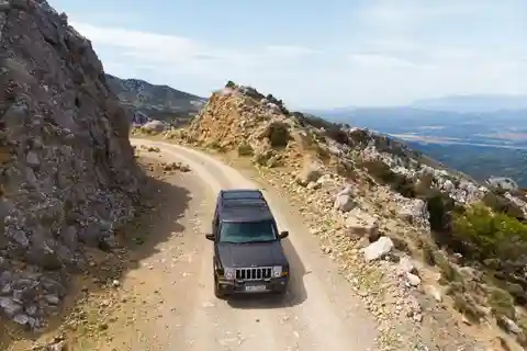 Crete: Jeep Safari Tour with Lunch, Drinks and Transfer