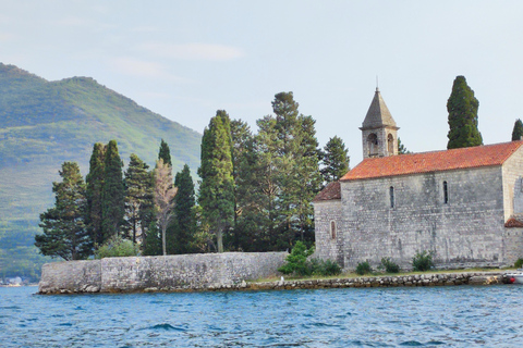 Kotor & Perast: Private Tour with Boat Trip & Oyster Lunch