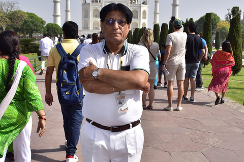 From Delhi: Taj Mahal Day Trip with Traditional Indian Lunch Delhi: Taj Mahal with Traditional Indian Lunch, Car, Tickets