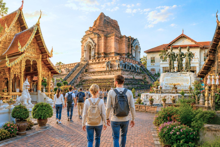 Chiang Mai: Old City Walking Tour with Temples & History Small Group Without Entry Fees