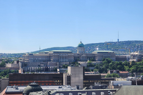 Ab Wien: Tagestour Bratislava und Budapest mit Guide