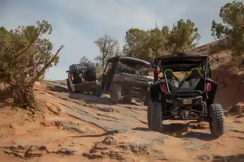 Moab: Self-Driven Guided Sunset UTV Tour to Fins N Things