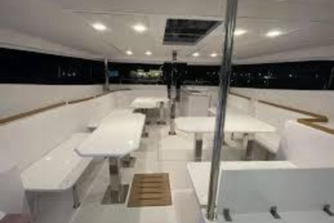 Santa-Giulia: Day at Sea Discovering the Far South by Catamaran Santa Giulia: Day at Sea Discovering the Far South by Catamaran