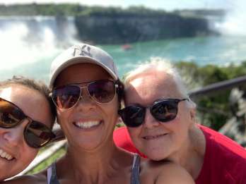 Niagarafälle: First Behind the Falls Tour & Boat Cruise