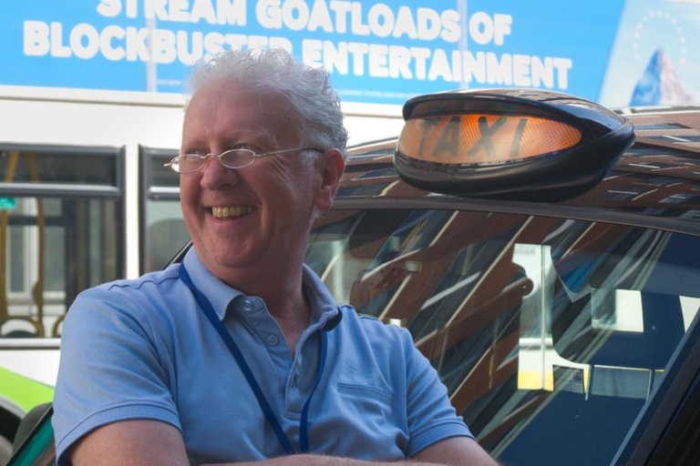 Manchester: Private Iconic Taxi Tour with Local Guide Mike