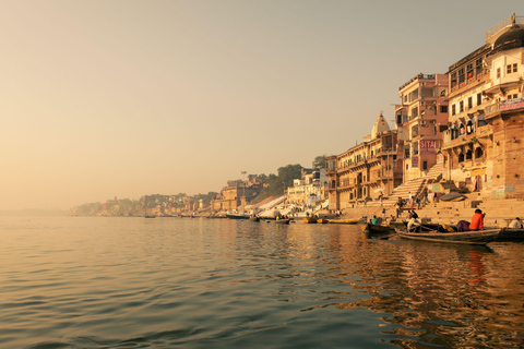 Varanasi: Dasaswamedh Ghat - Ganga Arti - Kashi VishwanathCarro particular + guia turístico + passeio de barco