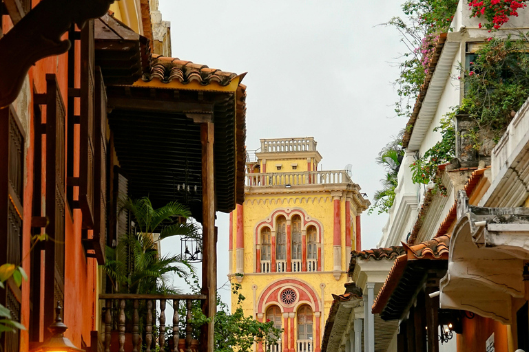 5-Day Cartagena Experience with Sunset Cruise & Street Food
