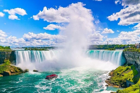 Toronto : Excursion d&#039;une journée aux chutes du Niagara avec croisière dans le Niagara et déjeuner