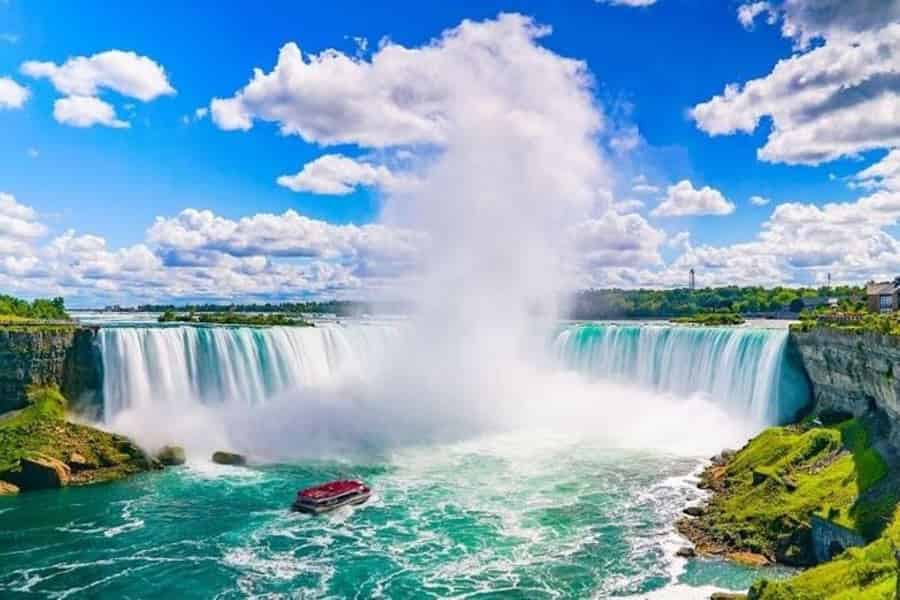 Toronto: Niagarafälle Tour Boot, Turm & Hinter den Fällen. Foto: GetYourGuide