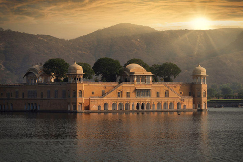 Private City Tour of Jaipur From Delhi Tour With Car and Guide Only