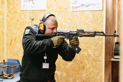 Gdańsk: Extreme Gun Shooting Experience