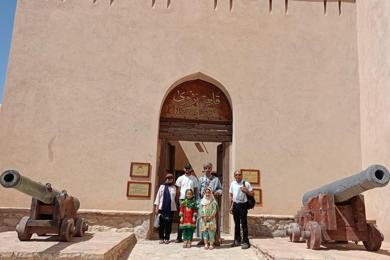 Nizwa Fort - Nizwa Souk - Al Hamra - Misfah - Jebel Shams