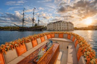 Amsterdam: Grachtenfahrt mit Option für unbegrenzte Drinks & Snacks
