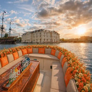 Amsterdam: Canal Cruise with Unlimited Drinks & Bite option