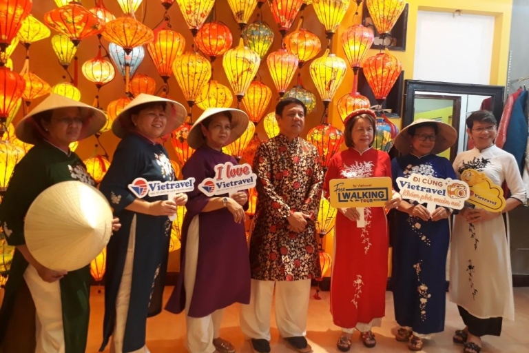 Da Nang: Experimenta la Elegancia Vietnamita con Ao Dai en la Sala de ExposicionesDa Nang: Experimenta la elegancia vietnamita en Ao Dai
