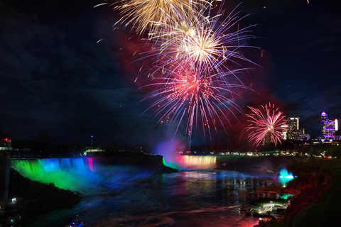 Vanuit Toronto: Winter Lichtjesfestival Niagara Falls TourTour met reis achter de watervallen en Skylon Tower