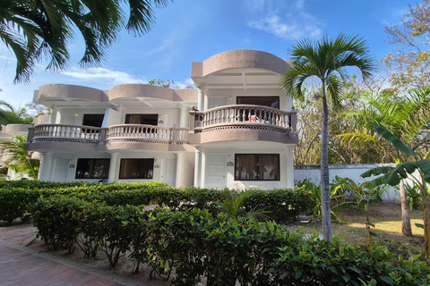 Cartagena : excursion d'une journée sur l'île de Cocoliso dans les îles RosarioVisite de l'île de Cocoliso avec déjeuner et boissons non alcoolisées