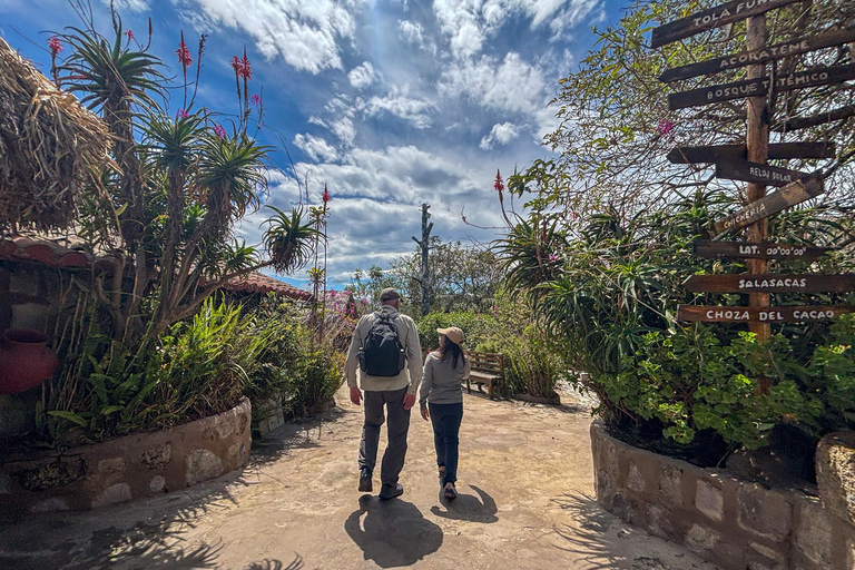 FullDay Quito: Middle of the World, Cable Car, Old Town