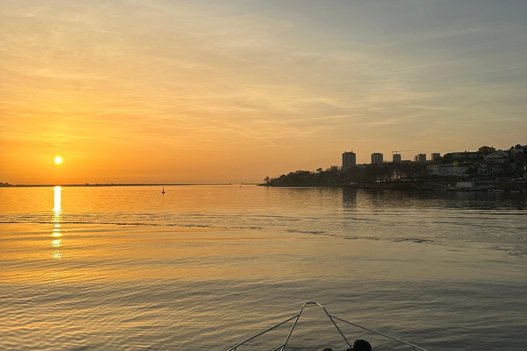 Porto: Premium jacht bij zonsondergang of overdag op de rivier de Douro