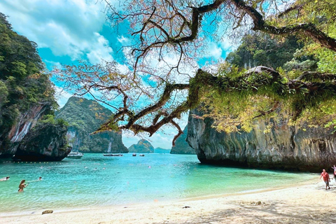 Krabi: Luxury Vintage Wooden Boat Cruise With Island Hopping Private: One day 4 Islands Tour