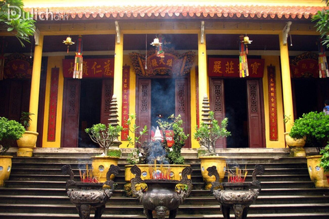 Hanoi’s French Quarter Tour and Train StreetPrivate Tour