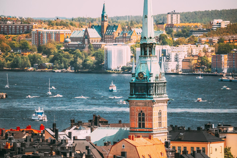 Snaps, Hygge and Nightlife Tour in Stockholm Old Town Bars 2-hour: 5 Snaps & Appetizers Tasting