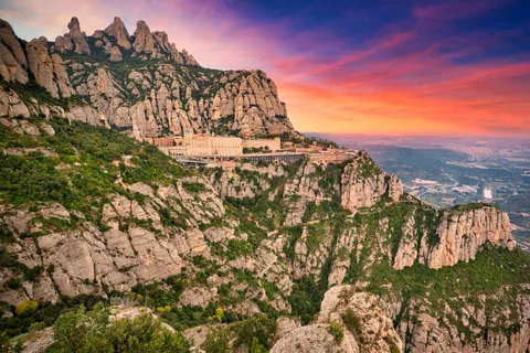 Premium Montserrat Hal-Day Tour from Barcelona