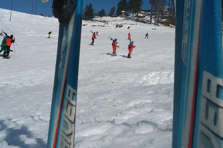 Tatra Mountains: Zakopane Private Ski Tour with Instructor Krakow: Instructor lead Ski Tour - Tatra Mountains