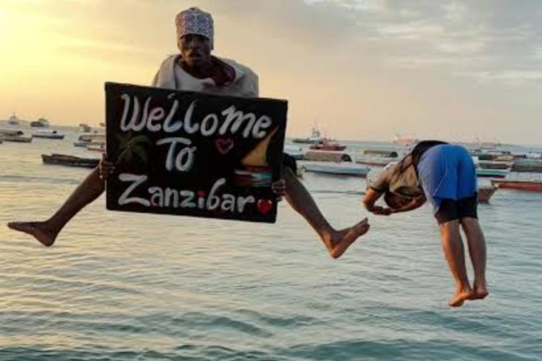 ZANZIBAR: Kryddodling, Stone Town-rundtur och Makachu DiversPRIVAT TUR TRANSFER INGÅR EJ