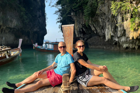 Krabi: Hong Eilanden Privé Longtail Boot TourKrabi: privérondvaart met longtailboot op Hong Islands