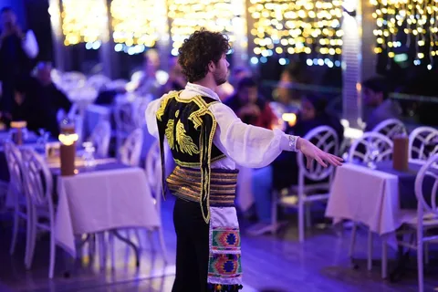 Bosphorus Dinner Cruise w/ Unlimited Drinks & Entertainment