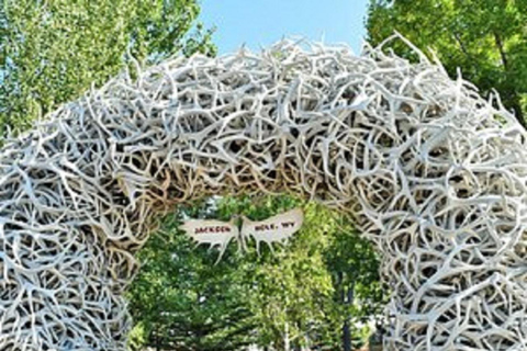 Mt Rushmore Yellowstone & Arches National Parks 6-Day Tour