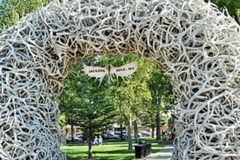 Mt Rushmore Yellowstone & Arches National Parks 6-Day Tour