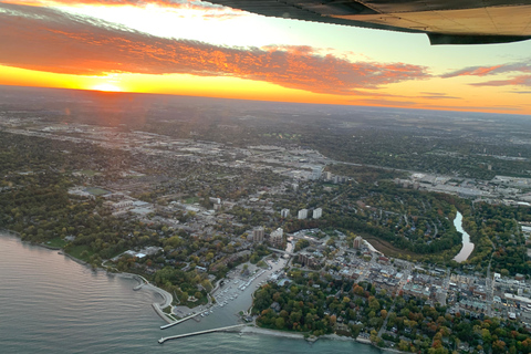 Burlington: experiência de voo panorâmico na costa do Lago OntárioBurlington: experiência de voo panorâmico pela costa do Lago Ontário
