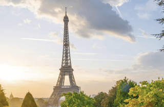 Paris: Zugang zum Eiffelturm im 2. Stock oder zum Gipfel