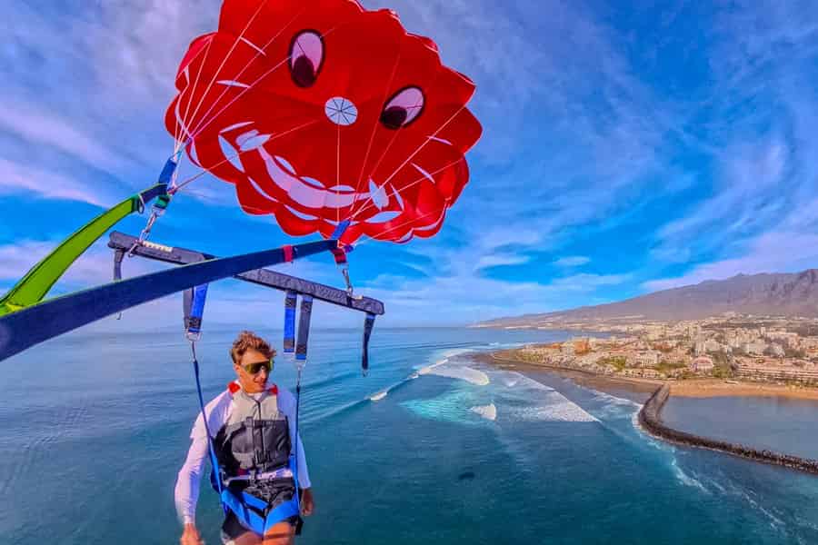 Parascending Los Cristianos, Teneriffa. Foto: GetYourGuide