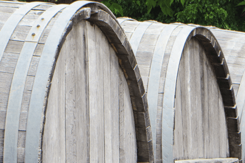 From Berat: Guided Winery Tour with Transfers and Tastings