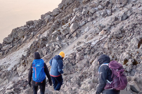 SENDERISMO EN EL MONTE MERU 5 DÍAS